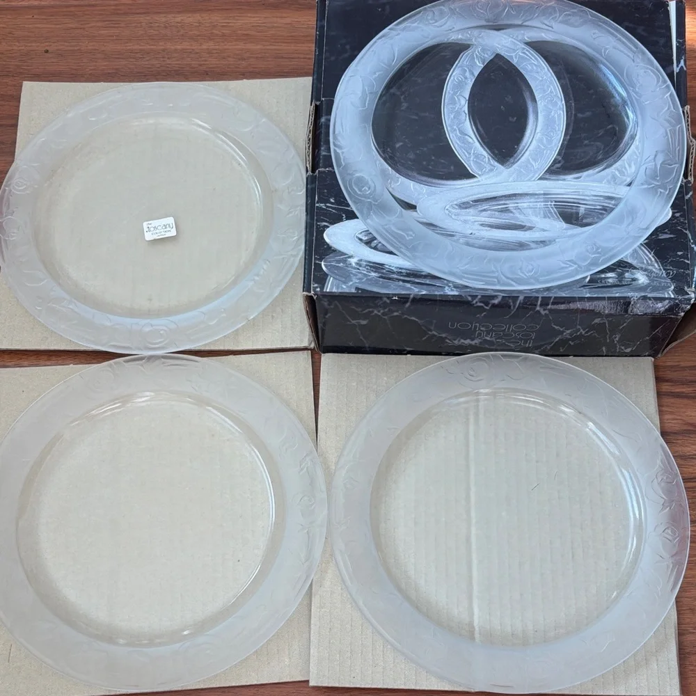 Elegant Clear Party Plates Set